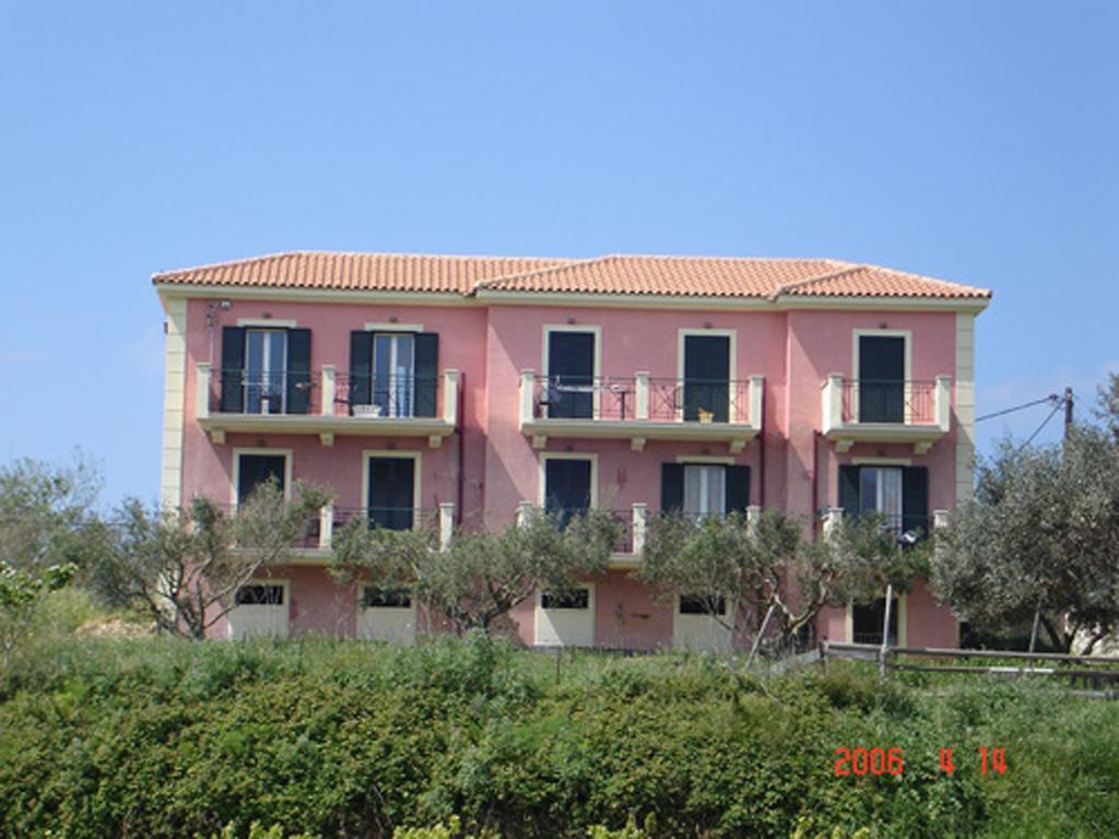 Kolona Apartments Lixouri Dış mekan fotoğraf